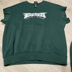 H&M 2 Green Cropped Sleeve Crewneck Sweatshirt Eagles Sweatshirts Sz M